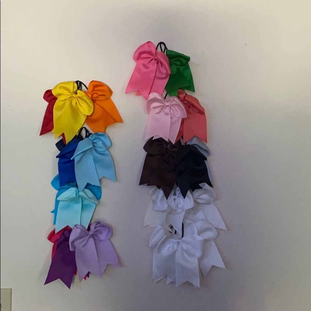25 cheer bows